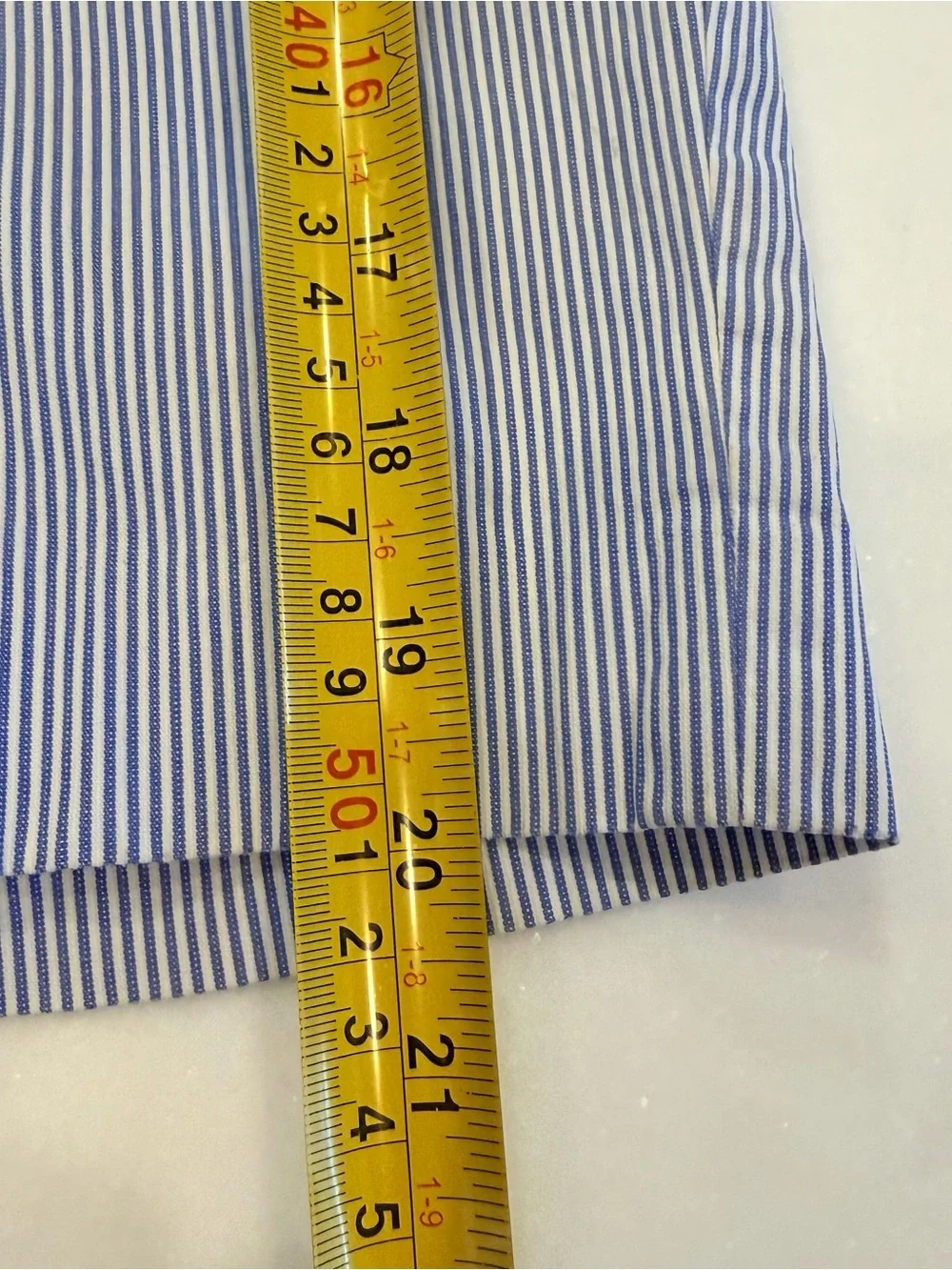 Ralph Lauren Women’s seersucker Shorts Size 10 Blue/White Stripe EUC